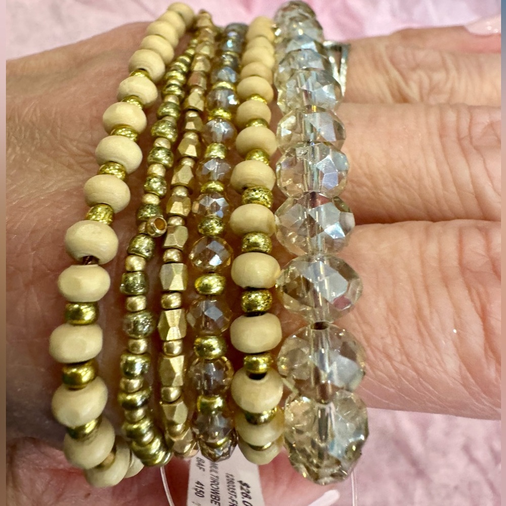 48 hour Sale Francesca’s Multirowbe Bracelet Magnetic Clasp NWT - Picture 5 of 6